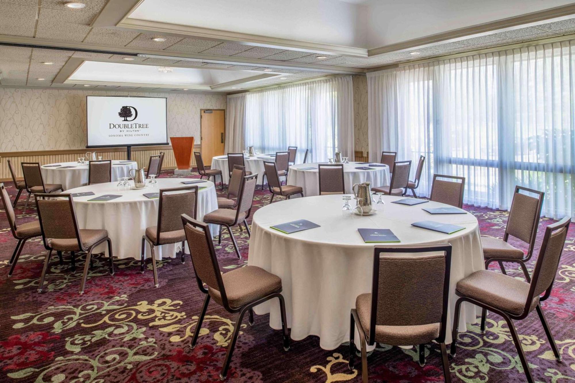 Hotel Doubletree By Hilton Sonoma Wine Country Rohnert Park Exterior foto
